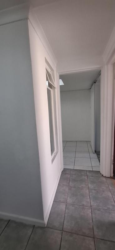 To Let 1 Bedroom Property for Rent in Goodwood Central Western Cape